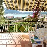Family-friendly With Parking In Vinisce, 100 M² * Vinišće