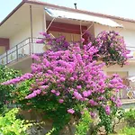 Family-friendly With Parking In Vinisce, 100 M² Vinišće