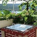 Family-friendly With Parking In Vinisce, 100 M² *
