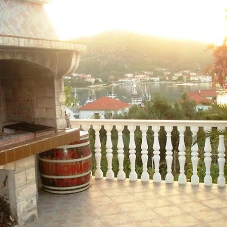 Lejlighed Family-friendly With Parking In Vinisce, 100 M² *