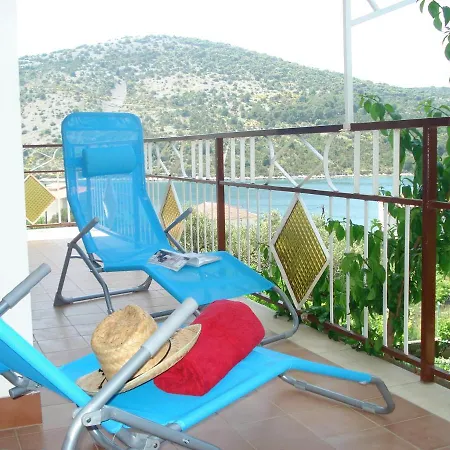 Lejlighed Family-friendly With Parking In Vinisce, 100 M² *
