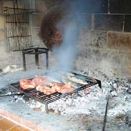 Family-friendly With Parking In Vinisce, 100 M²