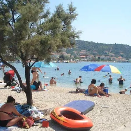 Family-friendly With Parking In Vinisce, 100 M² *