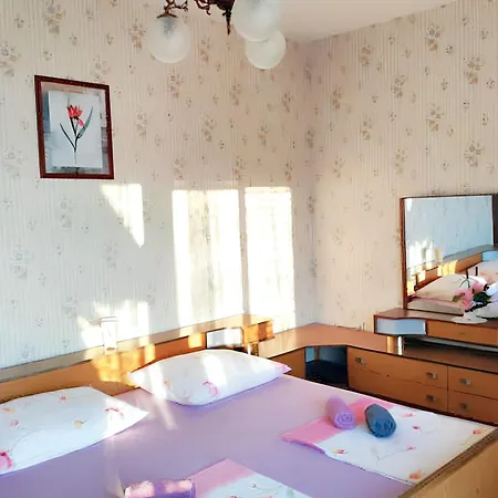 Family-friendly With Parking In Vinisce, 100 M² * Vinišće