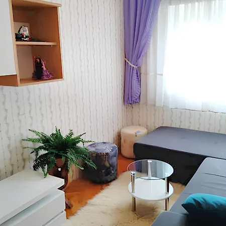 Family-friendly With Parking In Vinisce, 100 M² Lejlighed *
