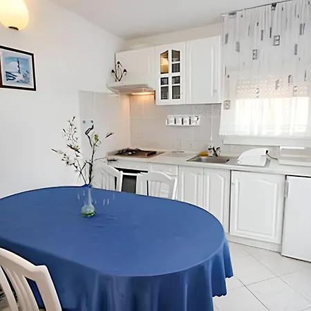 Family-friendly With Parking In Vinisce, 100 M² Lejlighed Vinišće