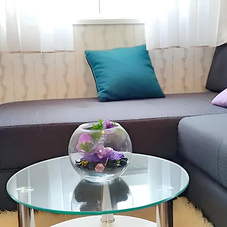 Family-friendly With Parking In Vinisce, 100 M² Lejlighed *