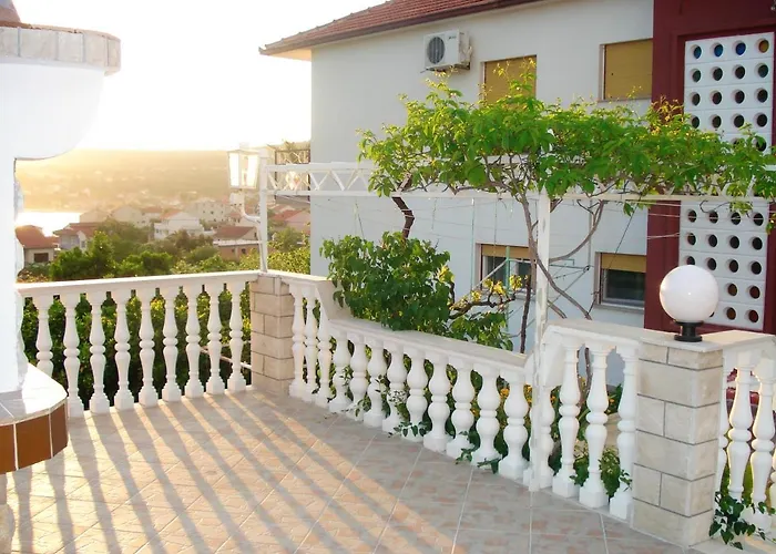 Apartament Family-friendly With Parking In Vinisce, 100 M² Vinišće