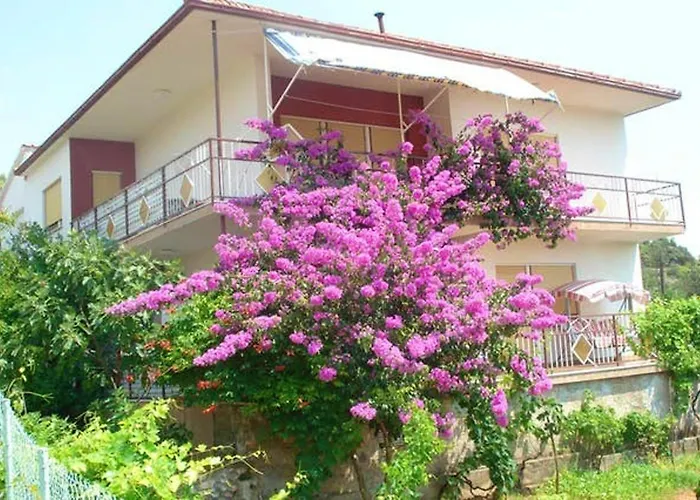 Family-friendly With Parking In Vinisce, 100 M² Vinišće