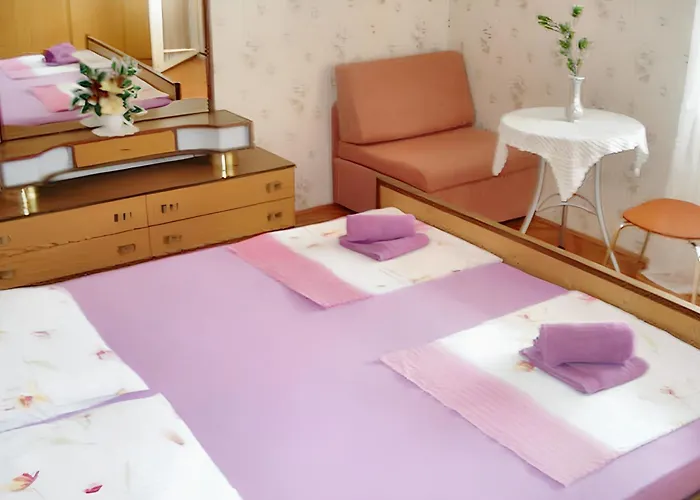 Family-friendly With Parking In Vinisce, 100 M² *