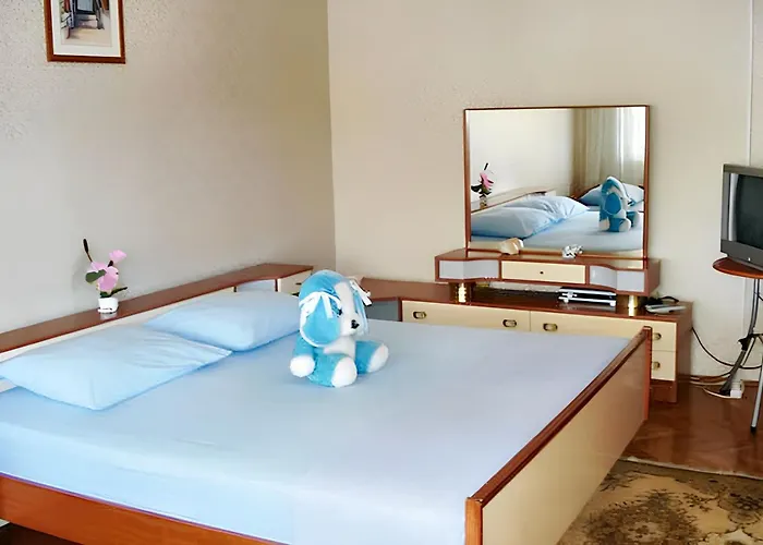 Family-friendly With Parking In Vinisce, 100 M² * Vinišće