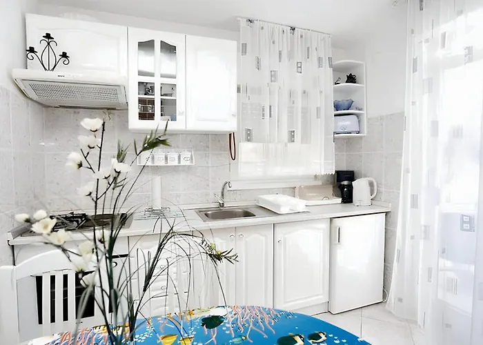 Apartament Family-friendly With Parking In Vinisce, 100 M² Vinišće